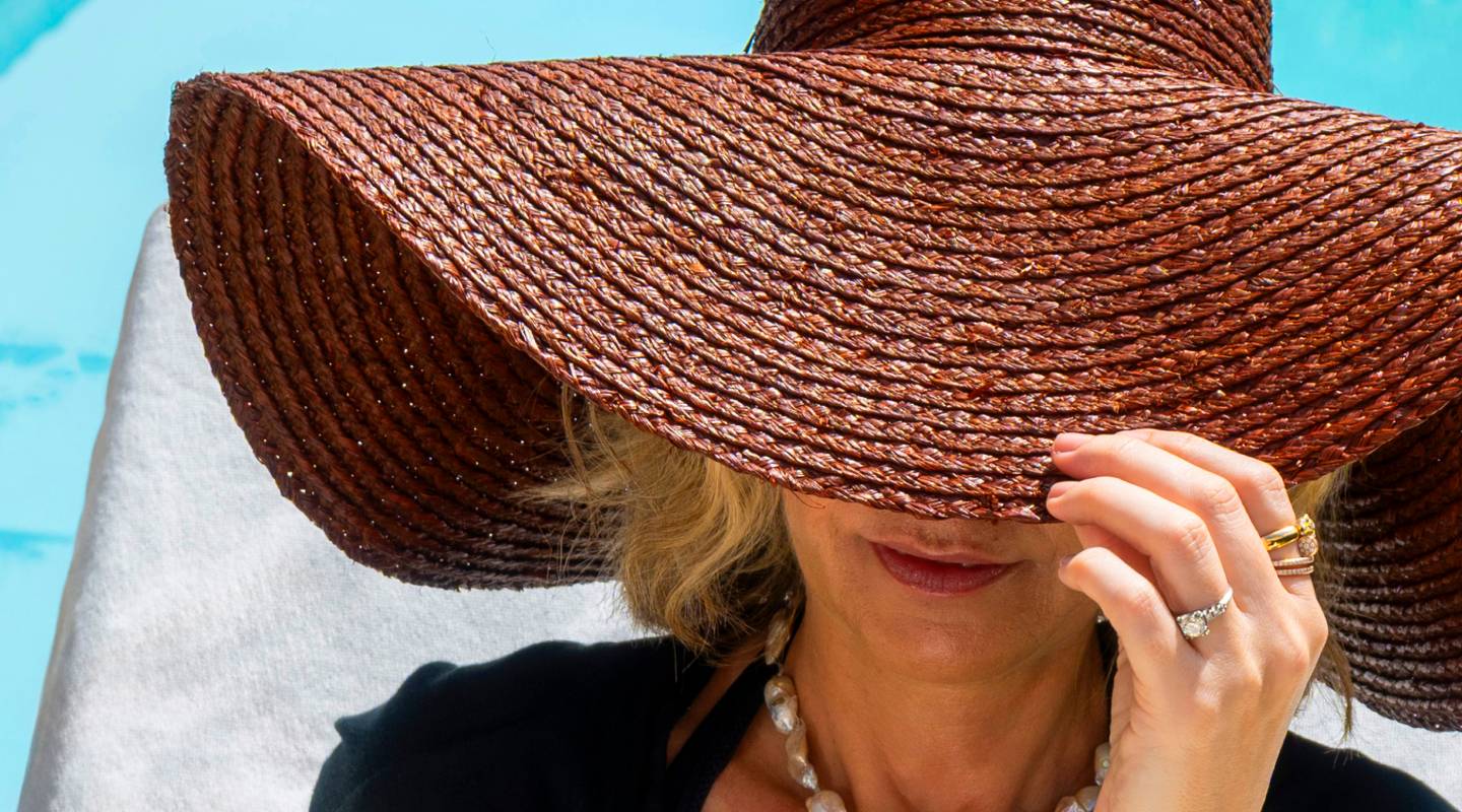 frizz, la arruga capilar que se descontrola en verano