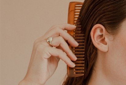 Cuidado del cabello en otoño: Cómo prevenir la caída estacional del cabello. 
