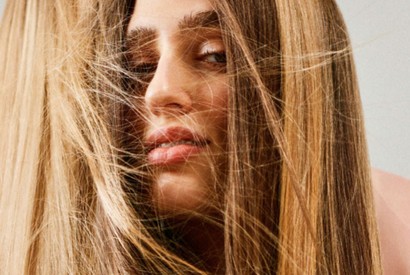 The scalp exfoliator precedes shampoo